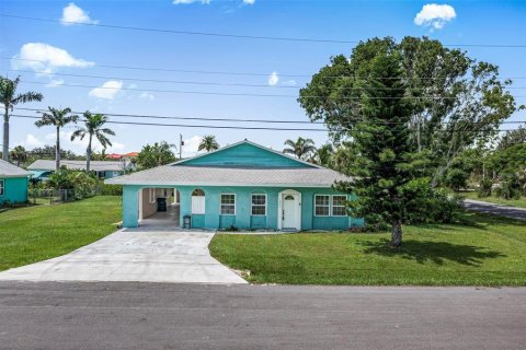 House in Englewood, Florida 3 bedrooms, 161.84 sq.m. № 1886042 - photo 4
