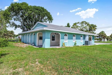 House in Englewood, Florida 3 bedrooms, 161.84 sq.m. № 1886042 - photo 8