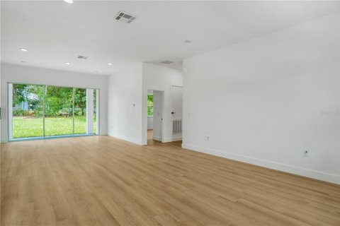 Casa en venta en Citrus Springs, Florida, 4 dormitorios, 167.41 m2 № 2167055 - foto 3