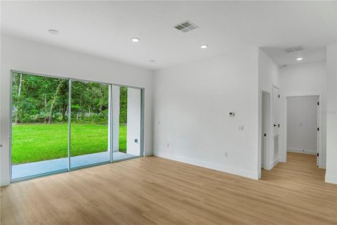 Casa en venta en Citrus Springs, Florida, 4 dormitorios, 167.41 m2 № 2167055 - foto 2