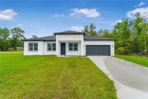Casa en Citrus Springs, Florida 4 dormitorios, 167.41 m2 № 2167055
