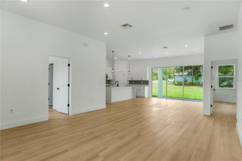 Casa en venta en Citrus Springs, Florida, 4 dormitorios, 167.41 m2 № 2167055 - foto 4