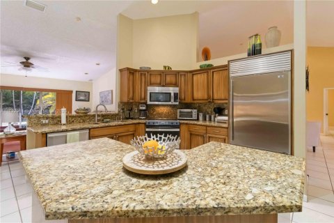 House in Plantation, Florida 4 bedrooms, 279.54 sq.m. № 1804316 - photo 26