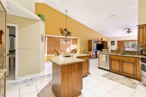 House in Plantation, Florida 4 bedrooms, 279.54 sq.m. № 1804316 - photo 22