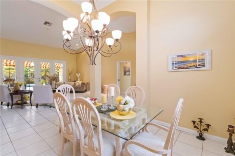 House in Plantation, Florida 4 bedrooms, 279.54 sq.m. № 1804316 - photo 11