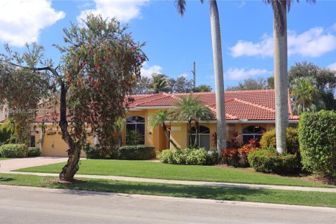 House in Plantation, Florida 4 bedrooms, 279.54 sq.m. № 1804316 - photo 3