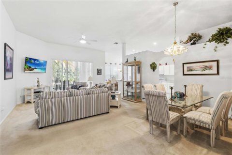 Casa en venta en Kissimmee, Florida, 3 dormitorios, 190.91 m2 № 2313118 - foto 5