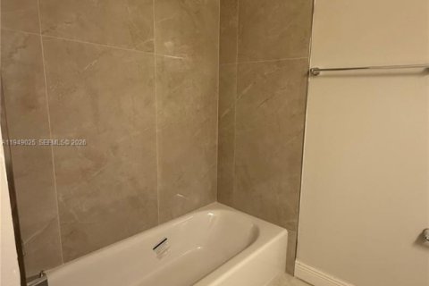 Снять в аренду таунхаус в Мирамар, Флорида 3 спальни, 151.24м2, № 2004846 - фото 14