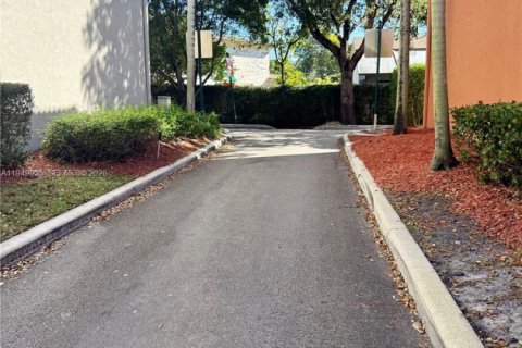 Снять в аренду таунхаус в Мирамар, Флорида 3 спальни, 151.24м2, № 2004846 - фото 15