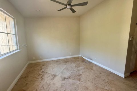 Снять в аренду таунхаус в Мирамар, Флорида 3 спальни, 151.24м2, № 2004846 - фото 8