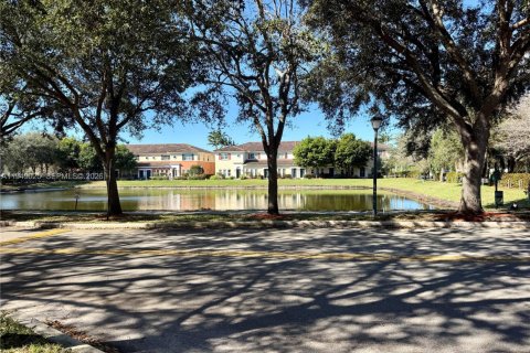 Снять в аренду таунхаус в Мирамар, Флорида 3 спальни, 151.24м2, № 2004846 - фото 22