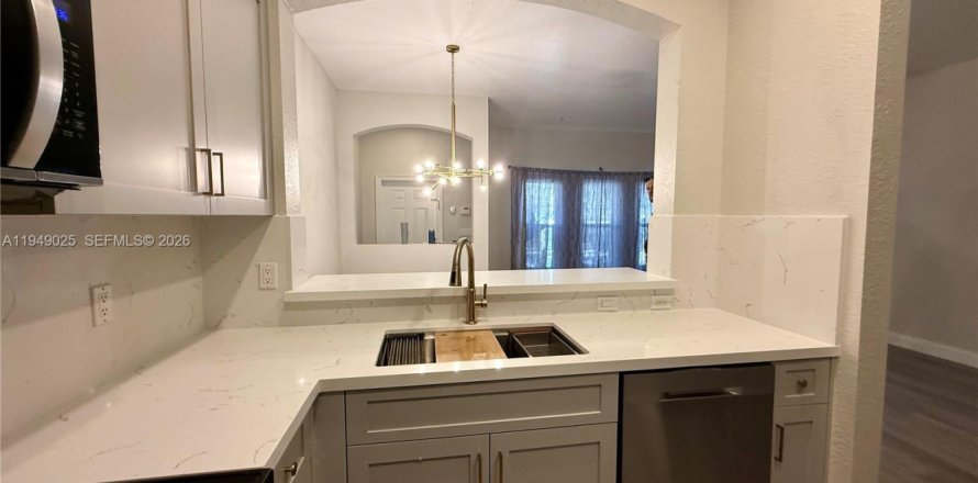 Таунхаус в Мирамар, Флорида 3 спальни, 151.24м2 № 2004846