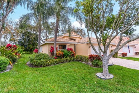 House in Boynton Beach, Florida 3 bedrooms, 149.76 sq.m. № 994006 - photo 1