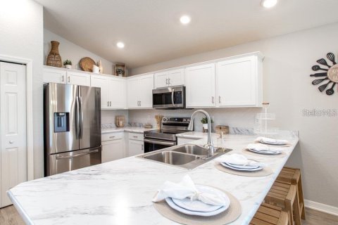 Casa en venta en Haines City, Florida, 3 dormitorios, 137.4 m2 № 1812444 - foto 4
