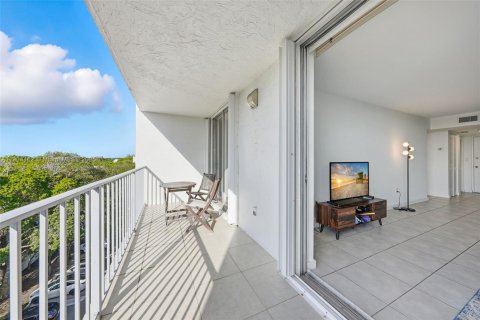 Condo in Miami, Florida, 1 bedroom  № 1956058 - photo 21