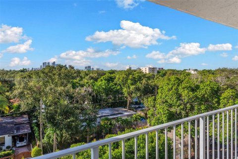 Condo in Miami, Florida, 1 bedroom  № 1956058 - photo 26