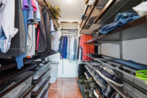 Condo in Miami, Florida, 1 bedroom  № 1956058 - photo 8