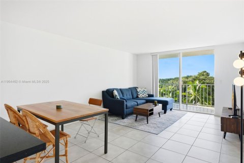 Condo in Miami, Florida, 1 bedroom  № 1956058 - photo 7