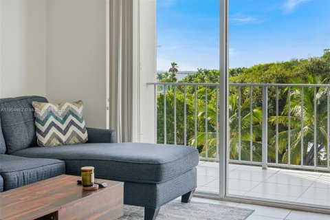 Condo in Miami, Florida, 1 bedroom  № 1956058 - photo 29