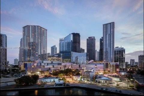 Снять в аренду кондоминиум в Майами, Флорида 1 спальня, № 1995875 - фото 13