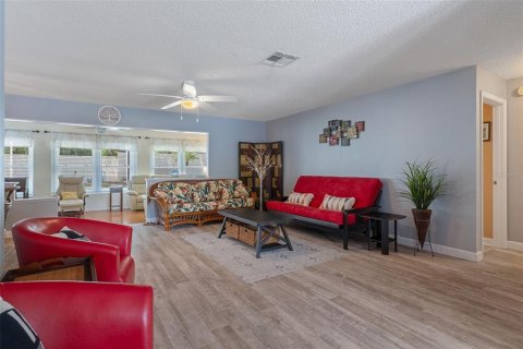 Villa ou maison à vendre à Spring Hill, Floride: 3 chambres, 129.88 m2 № 2102982 - photo 8