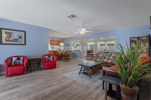 Villa ou maison à vendre à Spring Hill, Floride: 3 chambres, 129.88 m2 № 2102982 - photo 9