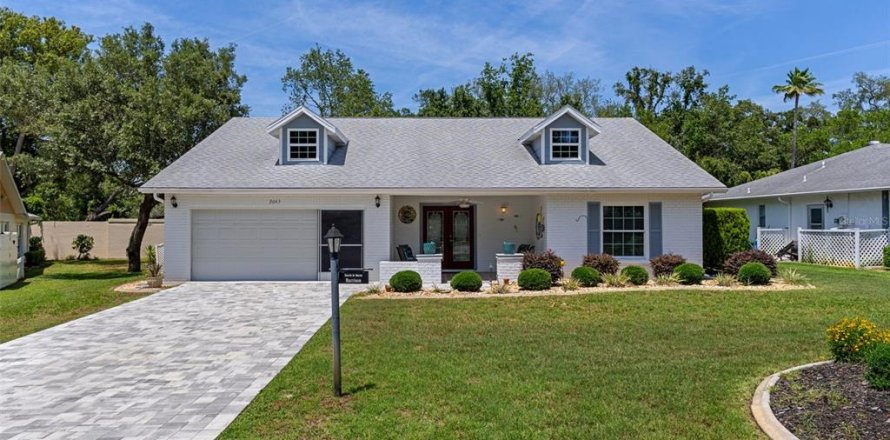 Villa ou maison à Spring Hill, Floride 3 chambres, 129.88 m2 № 2102982