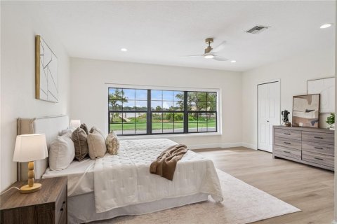 House in Clermont, Florida 4 bedrooms, 171.5 sq.m. № 2210389 - photo 15