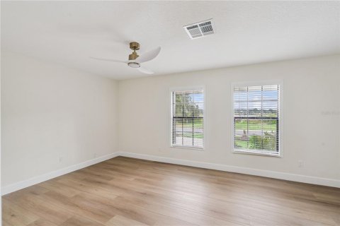 House in Clermont, Florida 4 bedrooms, 171.5 sq.m. № 2210389 - photo 20