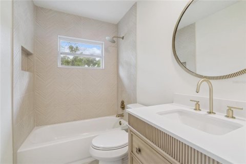 House in Clermont, Florida 4 bedrooms, 171.5 sq.m. № 2210389 - photo 23
