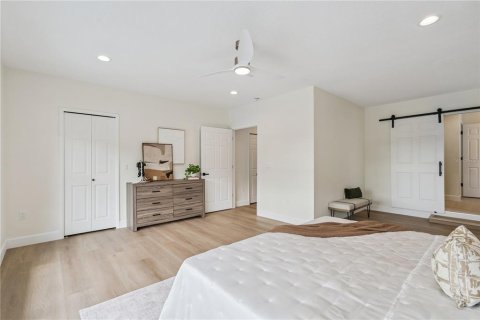 House in Clermont, Florida 4 bedrooms, 171.5 sq.m. № 2210389 - photo 18