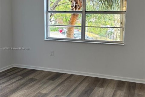 Condo in Deerfield Beach, Florida, 1 bedroom  № 1739477 - photo 18