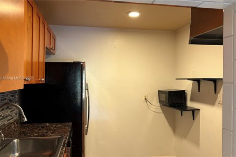 Condo in Deerfield Beach, Florida, 1 bedroom  № 1739477 - photo 6