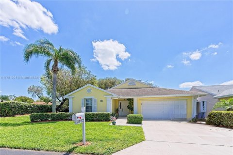 House in Homestead, Florida 2 bedrooms, 129.78 sq.m. № 1740071 - photo 1