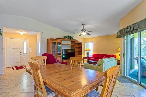 House in Homestead, Florida 2 bedrooms, 129.78 sq.m. № 1740071 - photo 4