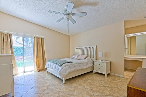 House in Homestead, Florida 2 bedrooms, 129.78 sq.m. № 1740071 - photo 7