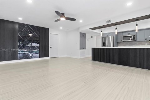 Casa en venta en Tampa, Florida, 3 dormitorios, 180.6 m2 № 1939263 - foto 26