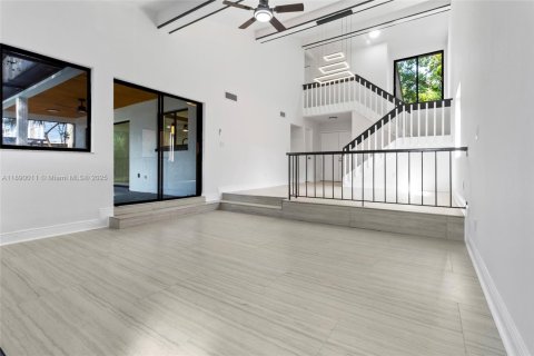 Casa en venta en Tampa, Florida, 3 dormitorios, 180.6 m2 № 1939263 - foto 20