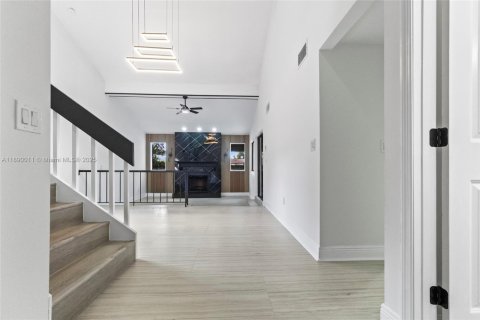 Casa en venta en Tampa, Florida, 3 dormitorios, 180.6 m2 № 1939263 - foto 15