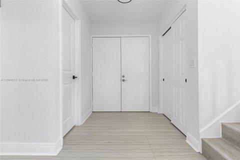 Casa en venta en Tampa, Florida, 3 dormitorios, 180.6 m2 № 1939263 - foto 13