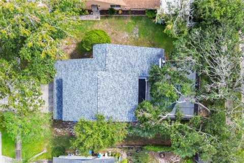 Casa en venta en Tampa, Florida, 3 dormitorios, 180.6 m2 № 1939263 - foto 2