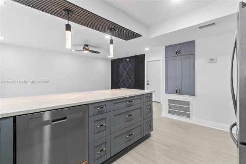 Casa en venta en Tampa, Florida, 3 dormitorios, 180.6 m2 № 1939263 - foto 24