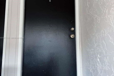 Condominio en alquiler en Tamarac, Florida, 3 dormitorios № 2045422 - foto 19