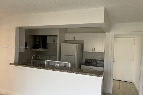 Condominio en Tamarac, Florida, 3 dormitorios  № 2045422