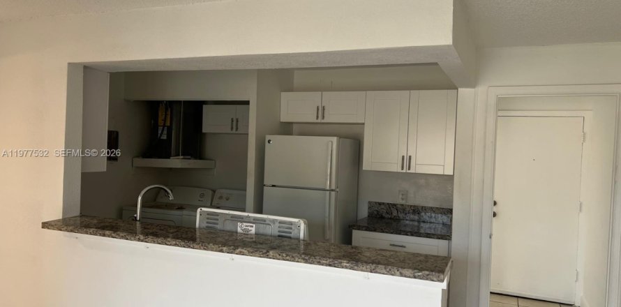 Condominio en Tamarac, Florida, 3 dormitorios  № 2045422