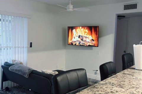 Condominio en alquiler en Tamarac, Florida, 3 dormitorios № 2045422 - foto 15