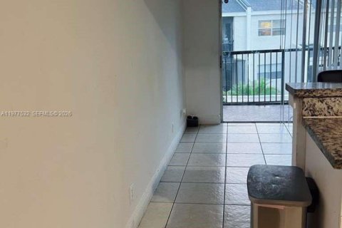 Condominio en alquiler en Tamarac, Florida, 3 dormitorios № 2045422 - foto 17