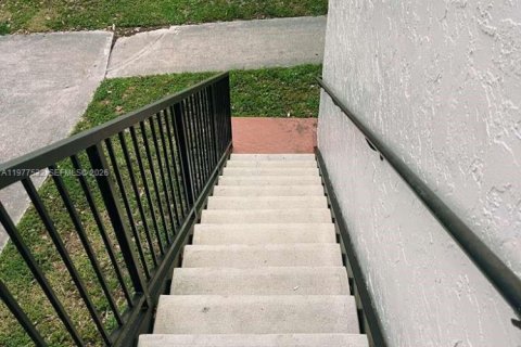 Condominio en alquiler en Tamarac, Florida, 3 dormitorios № 2045422 - foto 12