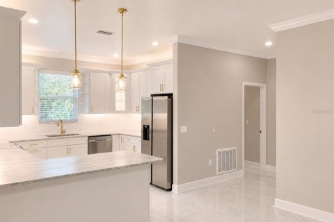 Villa ou maison à louer à Lakeland, Floride: 4 chambres, 181.9 m2 № 2148337 - photo 15