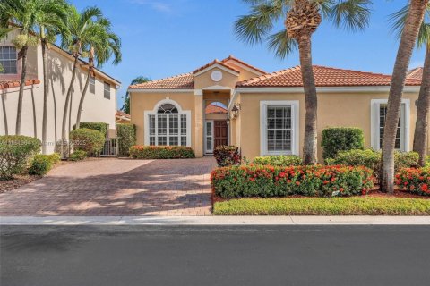 House in Boca Raton, Florida 3 bedrooms, 199 sq.m. № 1892333 - photo 2